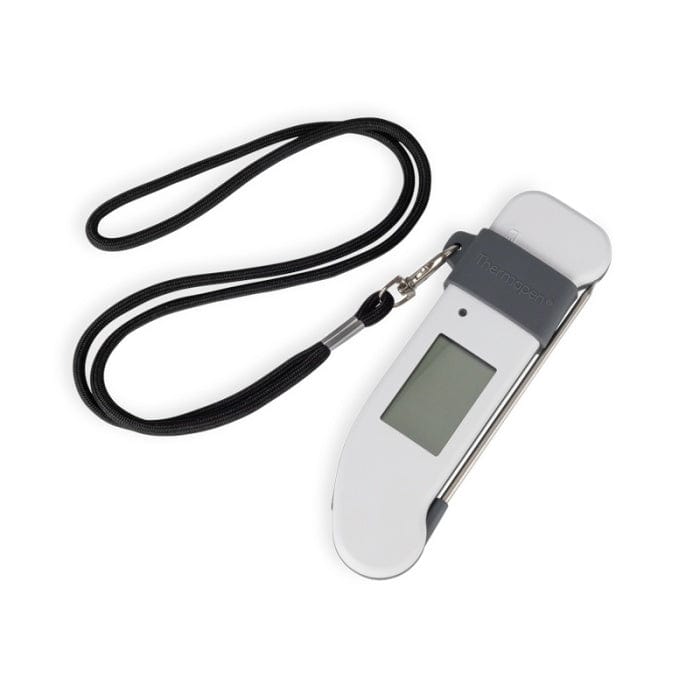 Bande magnétique Thermapen avec cordon, par Thermometer.fr, est un thermomètre de cuisson numérique doté d'une sonde pliable, d'une fixation magnétique pour un rangement facile et d'un cordon noir pour la portabilité.